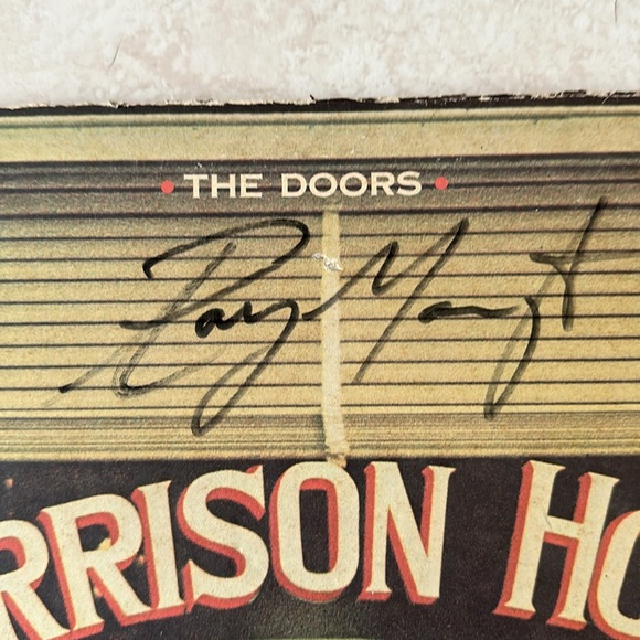 DOORS ORIGINAL VINYL MORRISON HOTEL - Cracked vinyl signed by Ray Manzarek! - Picture 4 of 6